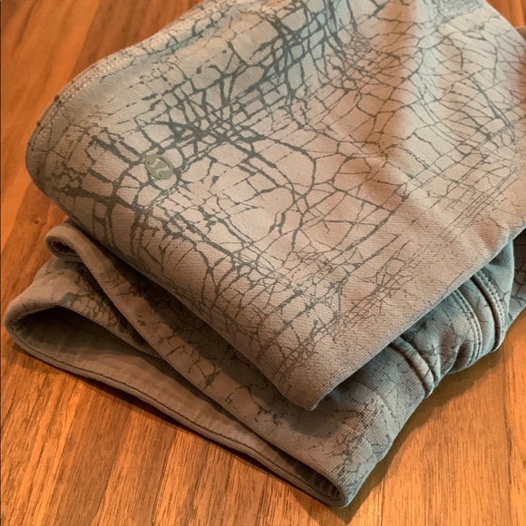 Lululemon Patterned Sweat Pants. - Picture 8 of 8